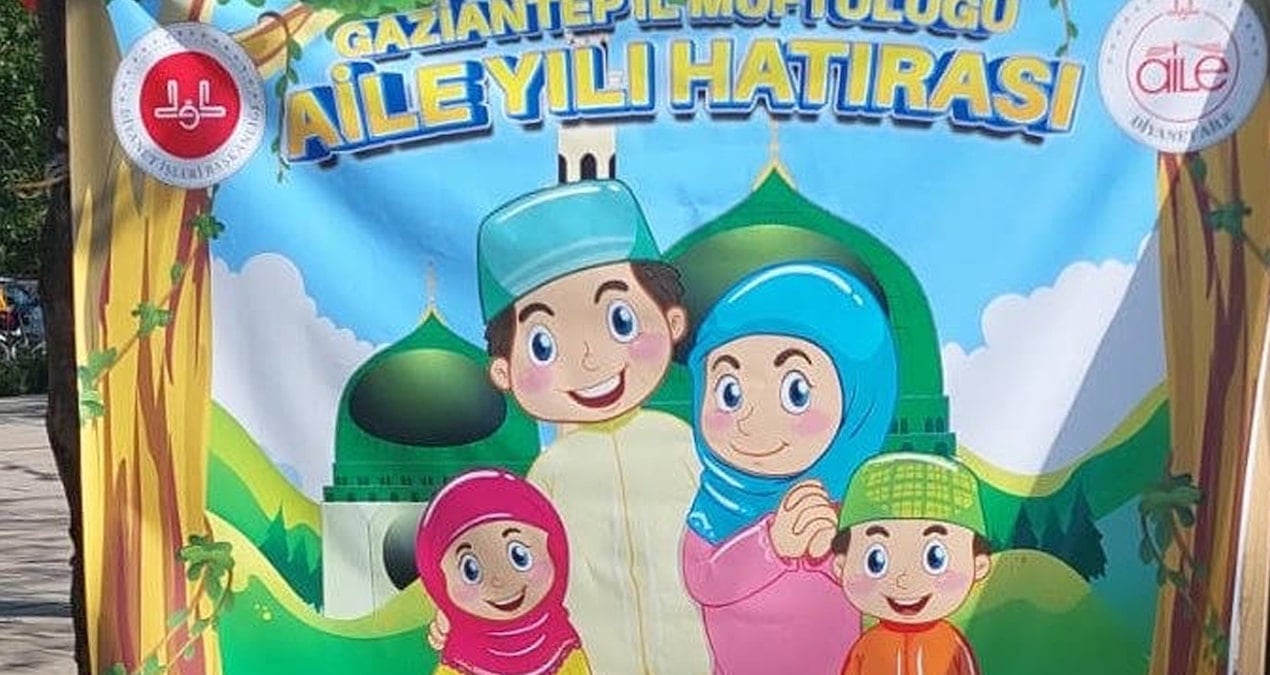 gaziantepte-tartisma-yaratan-afis-kiz-cocuguna-basortu-erkek-cocuguna-takke-YqH8GHgk.jpg