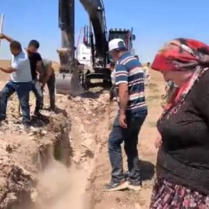 pasali koyunde su eylemi koyluler is makinesini durdurdu 8E4yrypd