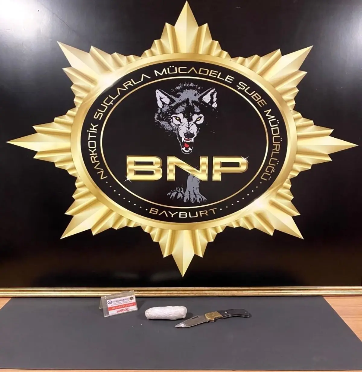 bayburtta 92 gram metamfetamin ele gecirildi HtJAn4Ac