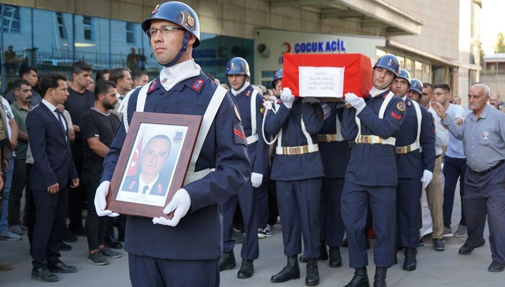 karakol komutani astsubay kalp yetmezliginden hayatini kaybetti WzwaXdy5