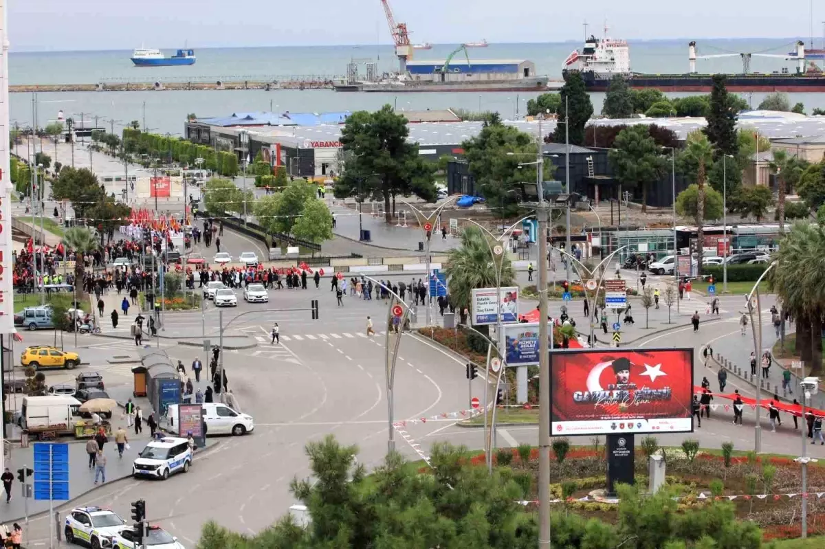 samsunda gaziler gununde korolu kutlama ve terorsuz turkiye mesaji JuKOpeXn