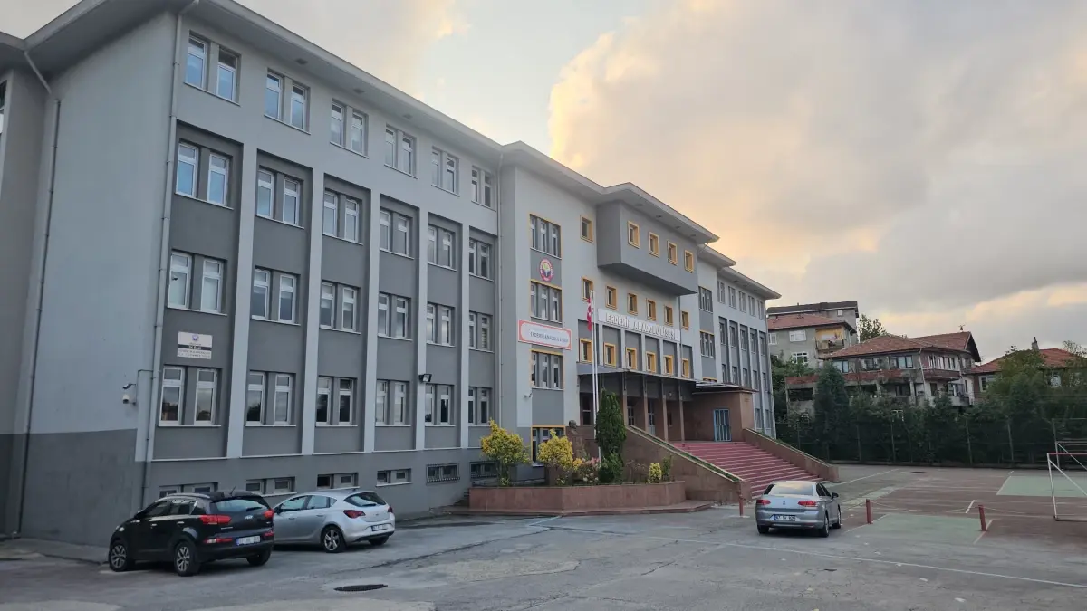 zonguldakta okulda yumruklu kavga K2PvMrQX.jpg