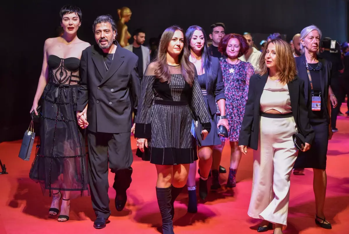 62 antalya altin portakal film festivalinde kirmizi hali sikligi PaBsG2sW.jpg