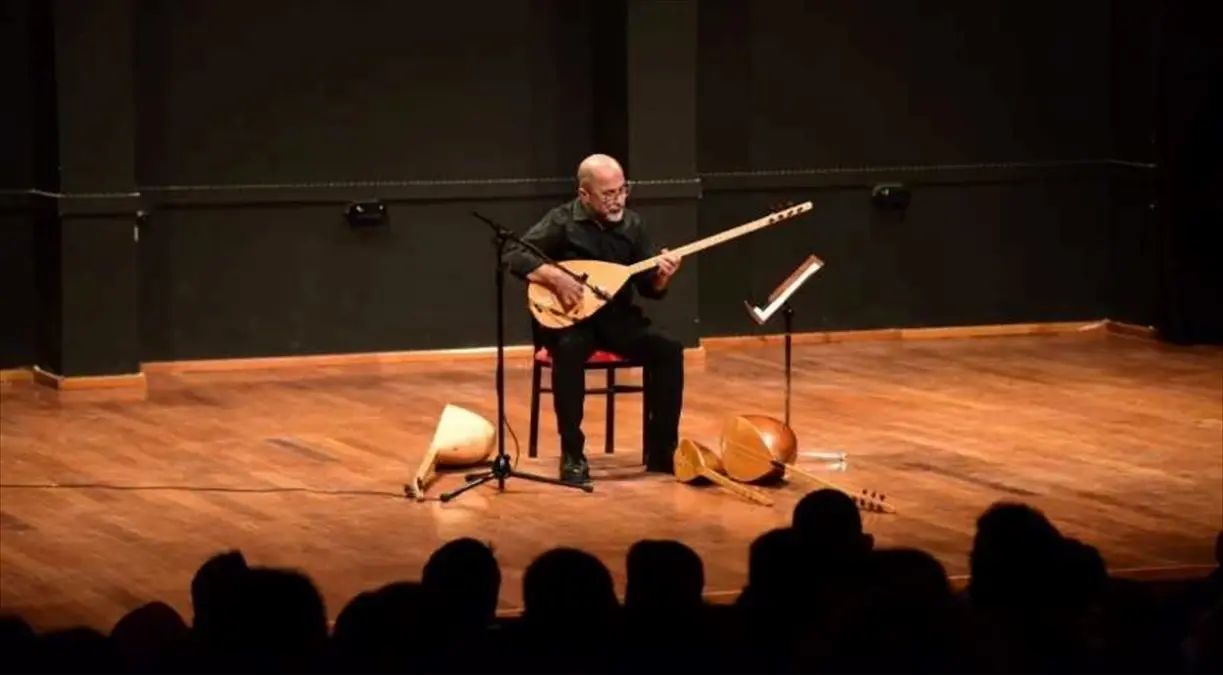 anadolu universitesinde turku konseri RA5p155j.jpg