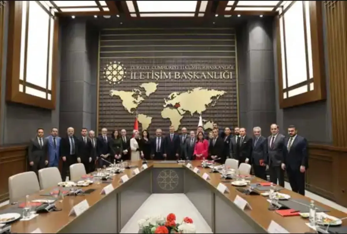 tbf heyeti iletisim baskani durani ziyaret etti K3PYQigh.jpg