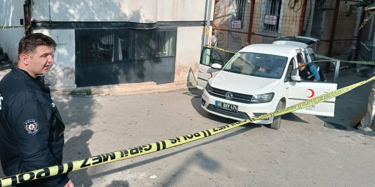 yemek dagitan kizilay personeline silahli saldiri c4sJIIIy.jpg