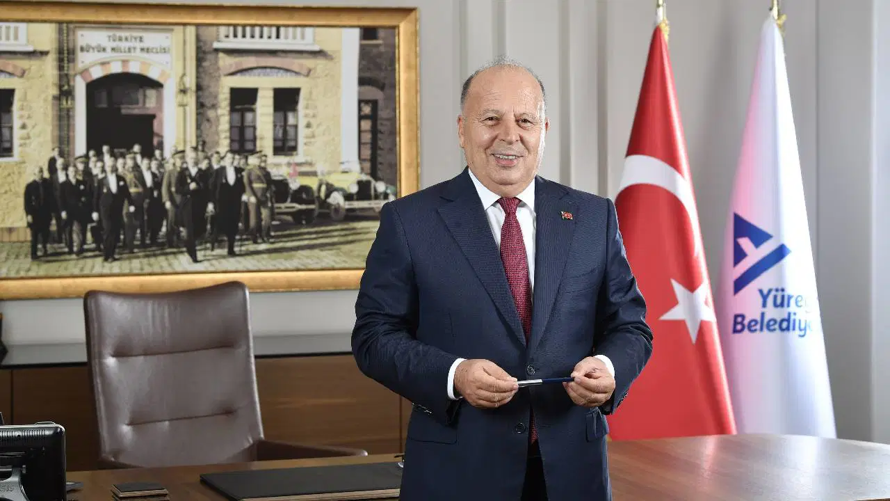 Yüreğir Belediye Başkanı Ali Demirçalı’nın Görevden Alınmasına Karşı CHP Eylem Düzenliyor