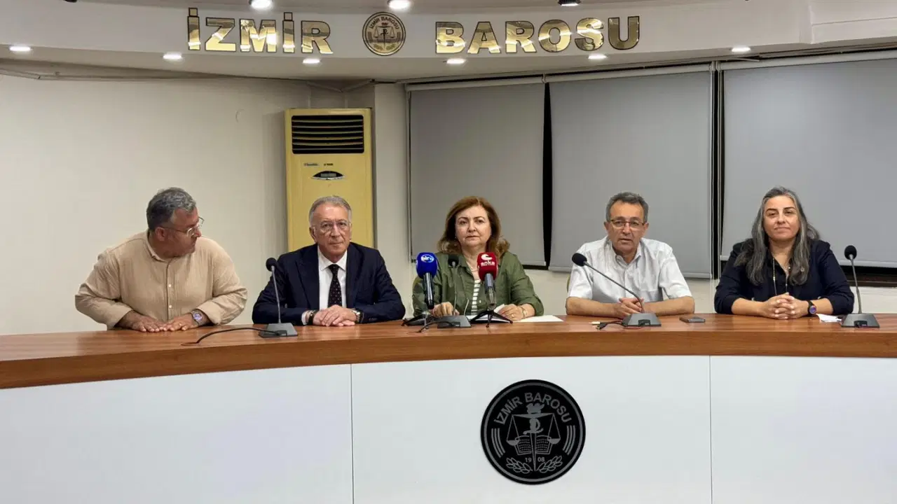** İzmir Barosu’na Yönelik Soruşturmaya Tepkiler Büyüyor