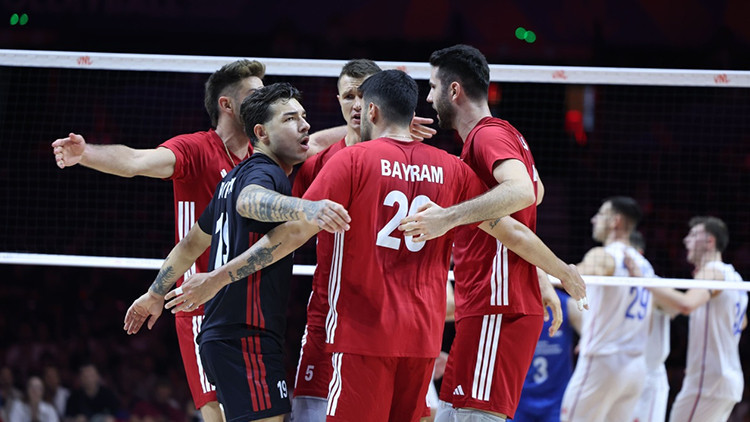 A milli erkek voleybol takimi sirbistani set vermeden gecti p4E1cXGD