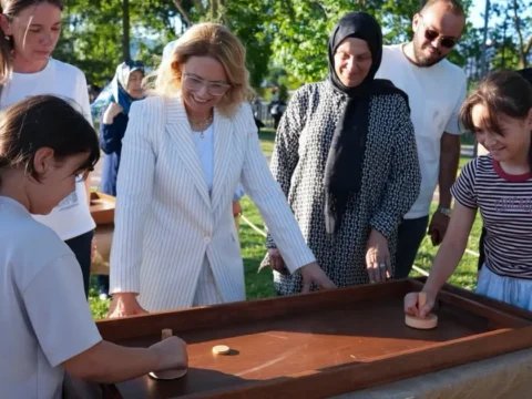 Kocaelide cocuklarin nesesi ailelerin mutlulugu ayni etkinlikte QcrKJ5NR